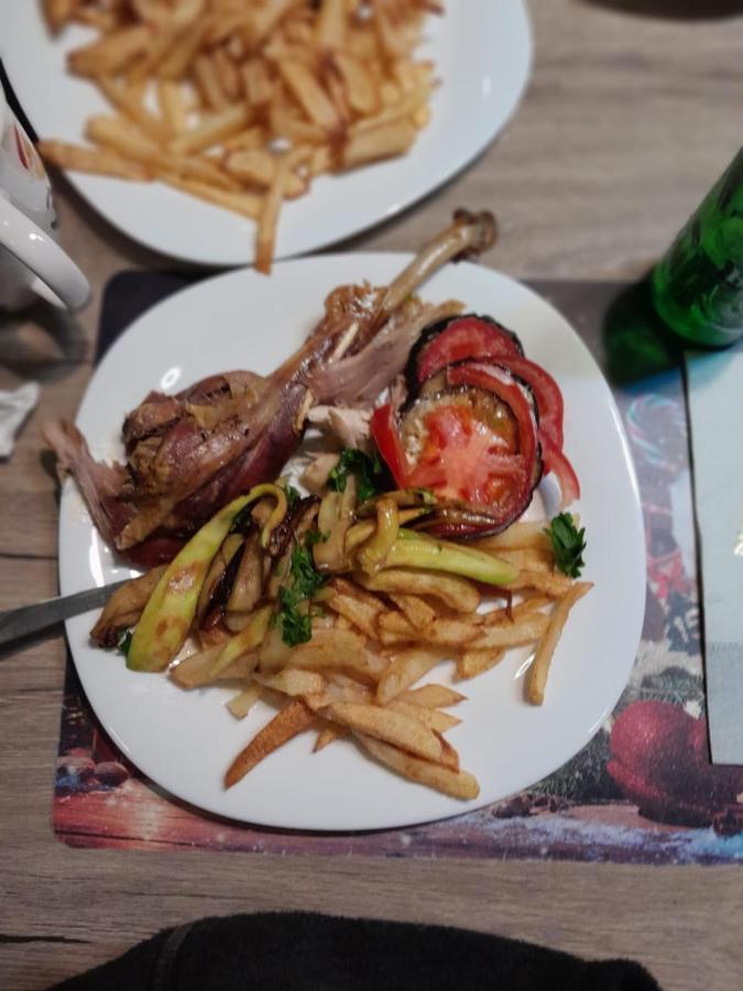 Albanian Garden Hotel Gjilek Ngoại thất bức ảnh