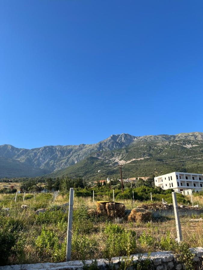 Albanian Garden Hotel Gjilek Ngoại thất bức ảnh